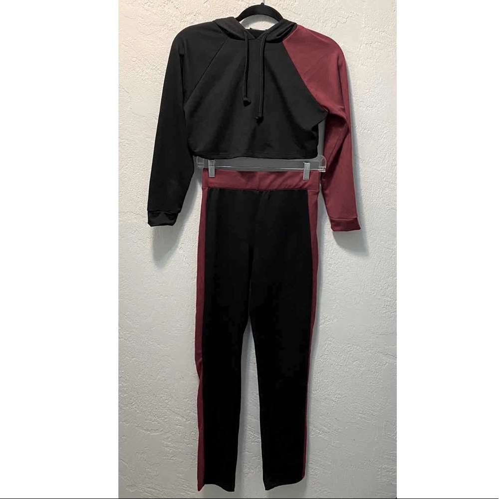 Fashion Nova cotton black & burgundy color block crop top hoodie and pant set